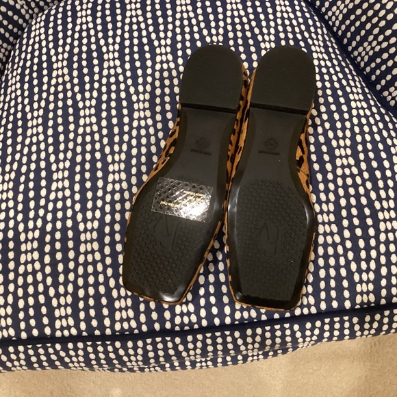 Francis Valentine Ballet Flat Leopard Print, size 7 - Picture 2 of 3